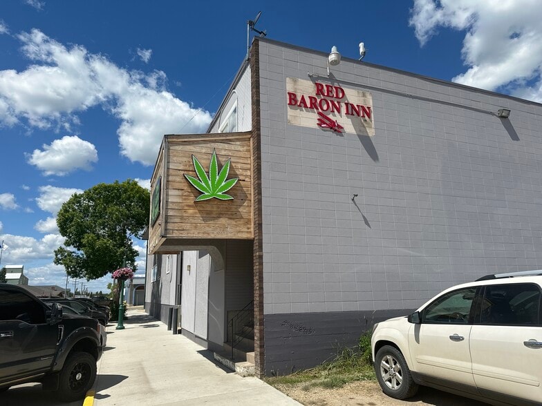 More Photos Of 5011 50 St, Barrhead Hotel For Sale