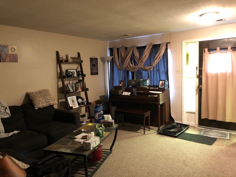 More Photos Of 2021 Mt Troy Rd, Pittsburgh Bar For Sale