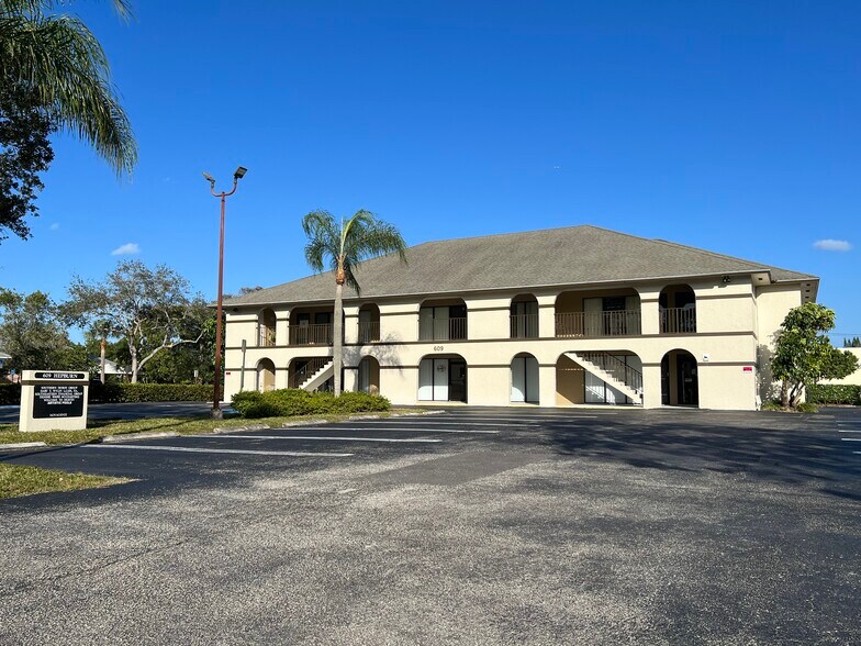 More Photos Of 609 N Hepburn Ave, Jupiter Medical For Lease