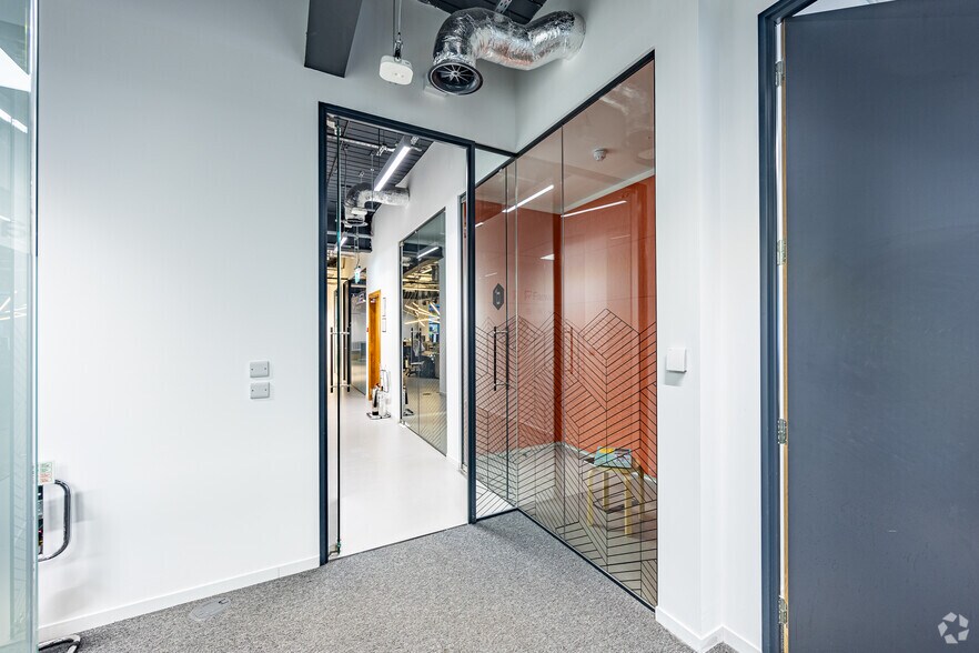 More Photos Of 92-98 Fountainbridge, Edinburgh Coworking Space