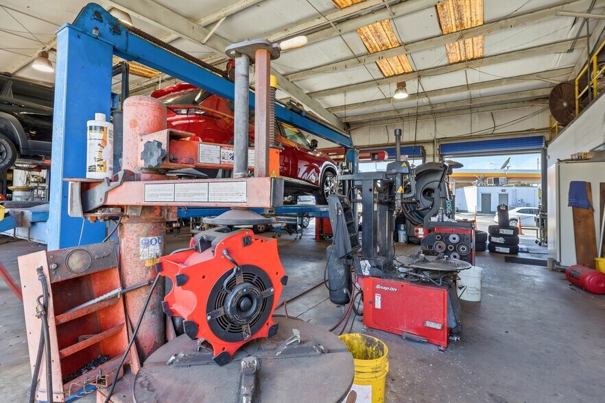 More Photos Of 2350 N Ponce De Leon Blvd, Saint Augustine Service Station For Sale