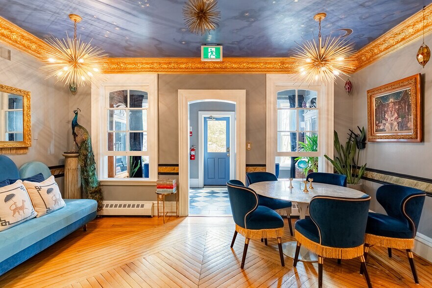 More Photos Of 343 Main St E, Picton Hotel For Sale
