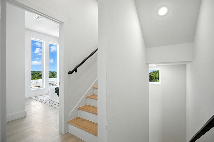 More Photos Of 312 N Lancaster Ave, Dallas Apartments For Sale