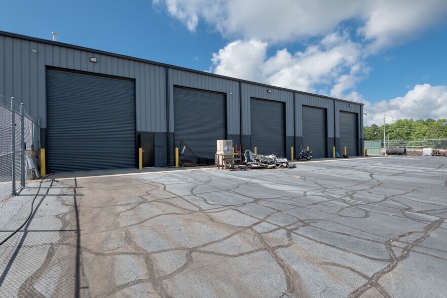 More Photos Of 7773 Strickland St, Douglasville Industrial For Lease