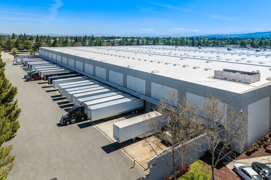 More Photos Of 4225 Hacienda Dr, Pleasanton Warehouse For Lease