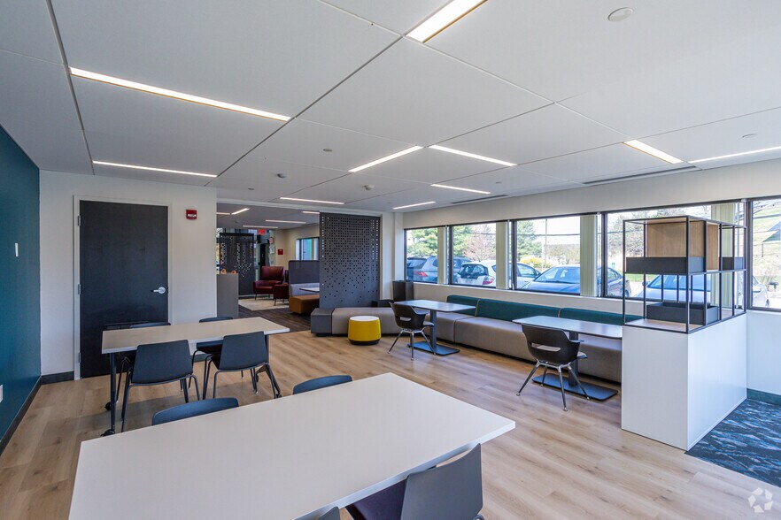 More Photos Of 100 Pennsylvania Ave, Framingham Office For Lease