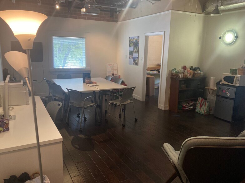 More Photos Of 2003 N Lamar Blvd, Austin Office For Lease