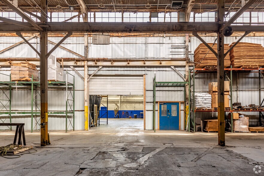 More Photos Of 225 Hubbard Rd, Youngstown Warehouse For Lease
