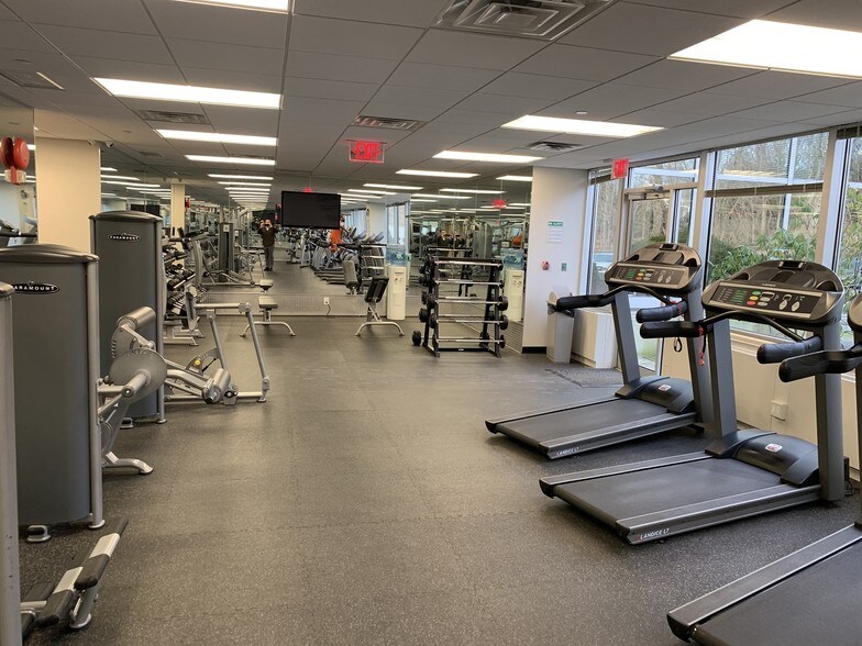 More Photos Of 2500 Westchester Ave, Purchase Office For Lease