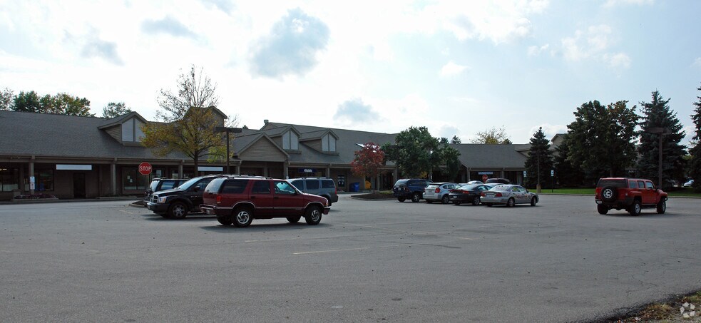 More Photos Of 5035-5075 Shoreline Rd, Lake Barrington General Retail For Lease