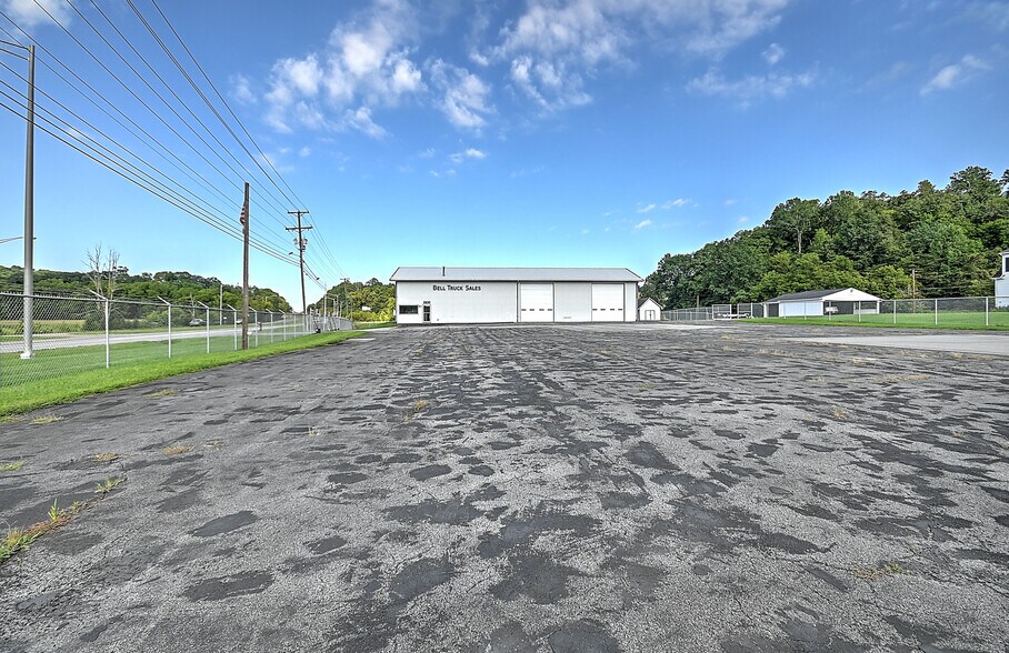 More Photos Of 3930 E Stone Dr, Kingsport Warehouse For Sale