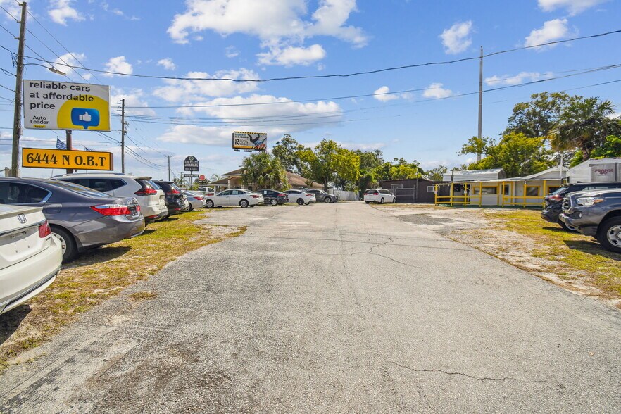 More Photos Of 6432 N Orange Blossom Trl, Orlando Auto Dealership For Sale