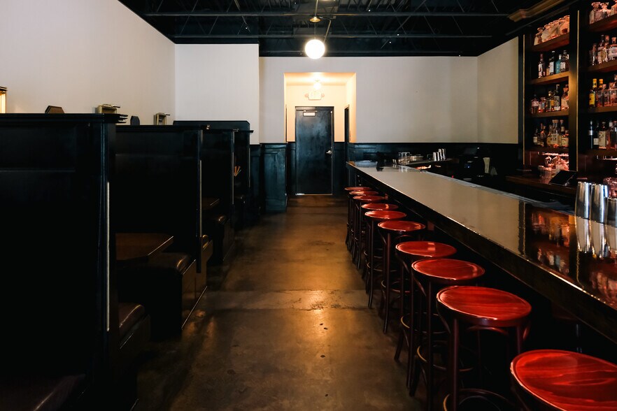 More Photos Of 220 E Coffee St, Greenville Restaurant For Lease