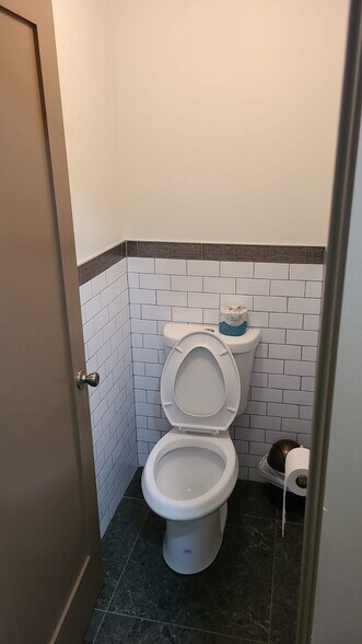 More Photos Of 21 South St, Washingtonville Medical For Sale