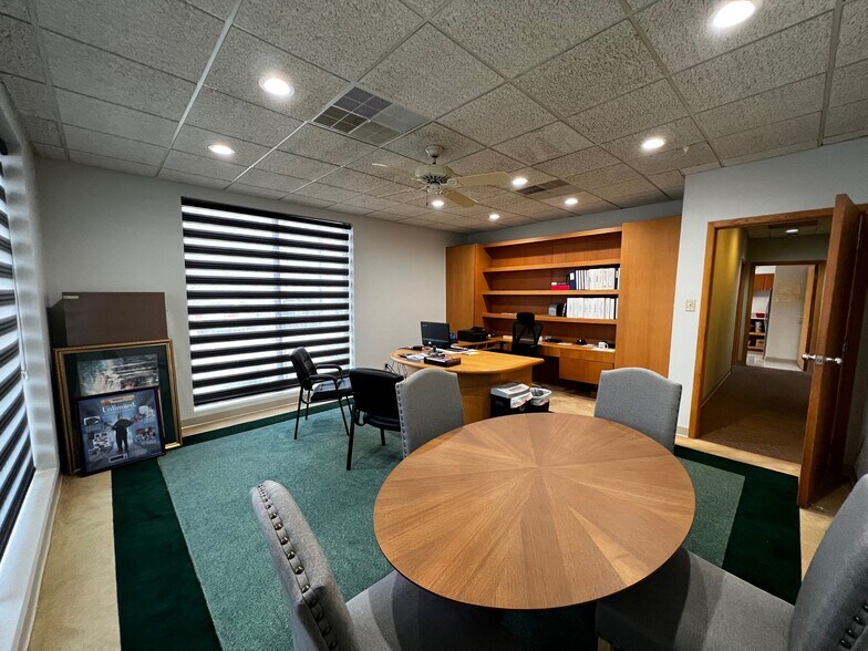 More Photos Of 1455 Lemay Dr, Carrollton Light Distribution For Sale