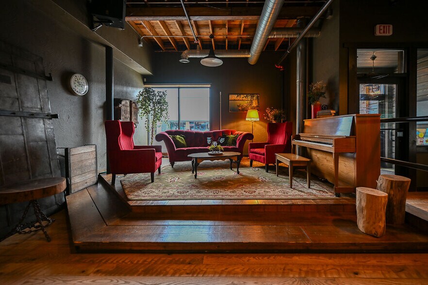 More Photos Of 234 Walnut St, Spooner Restaurant For Sale