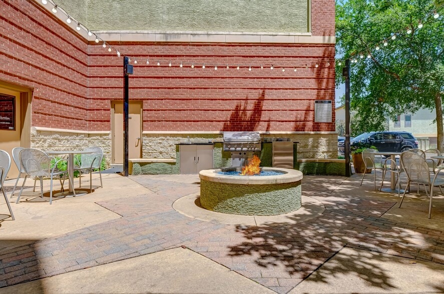 More Photos Of 251 Town Center Ln, Keller Apartments For Lease