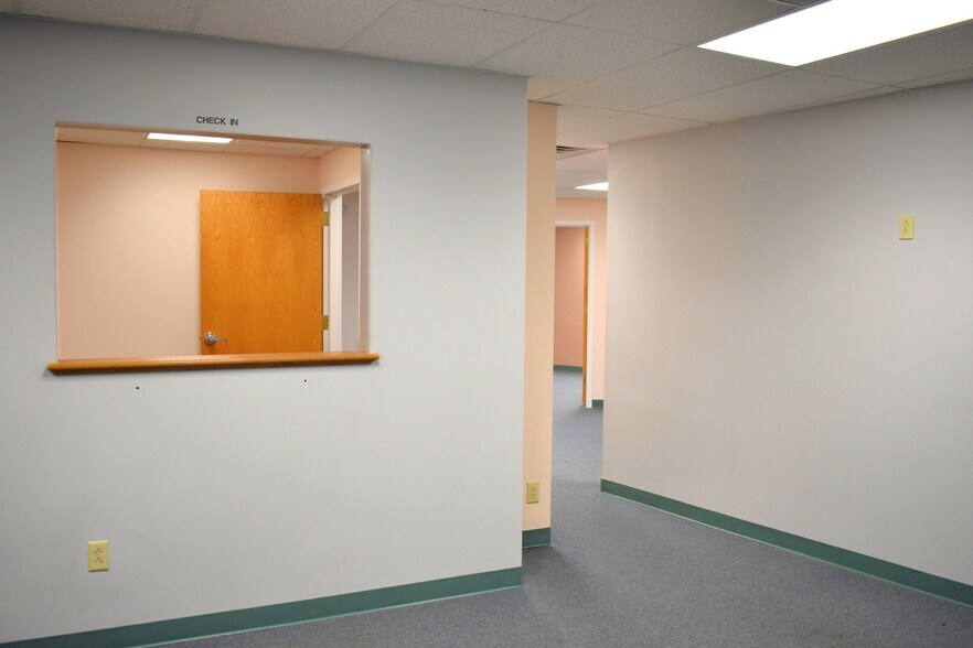 More Photos Of 601 Gates Rd, Vestal Township Office For Lease