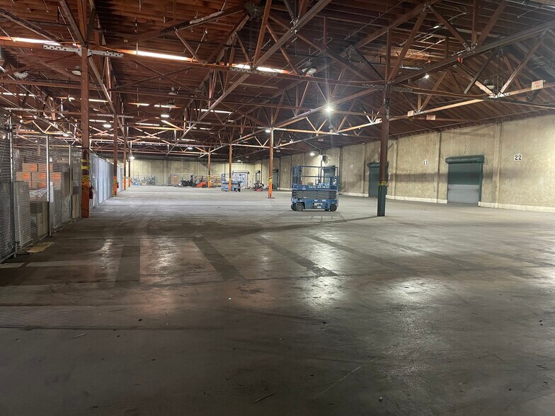 More Photos Of 7001 Eastside Rd, Anderson Warehouse For Lease