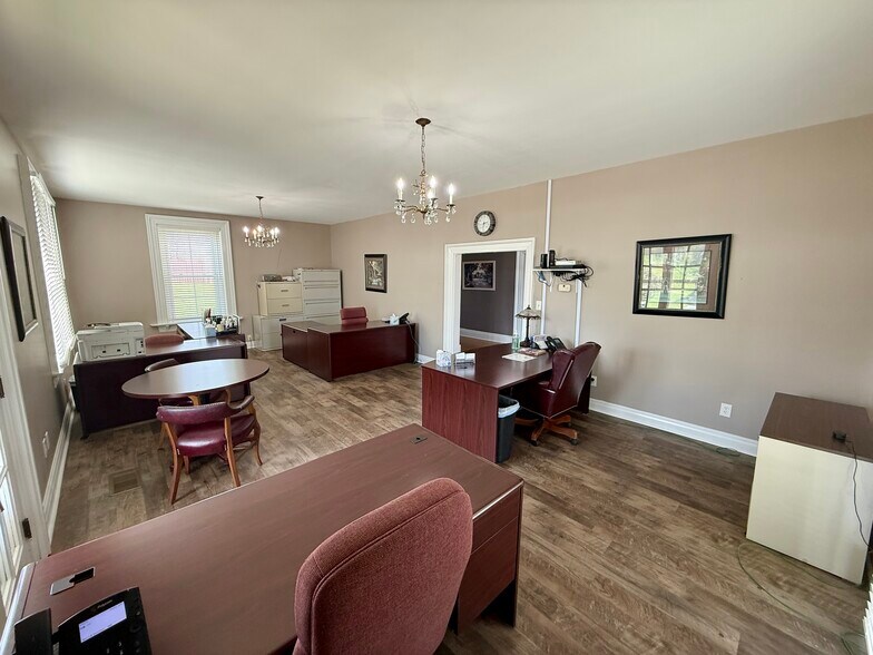 More Photos Of 403 George St, Aurora Office For Sale