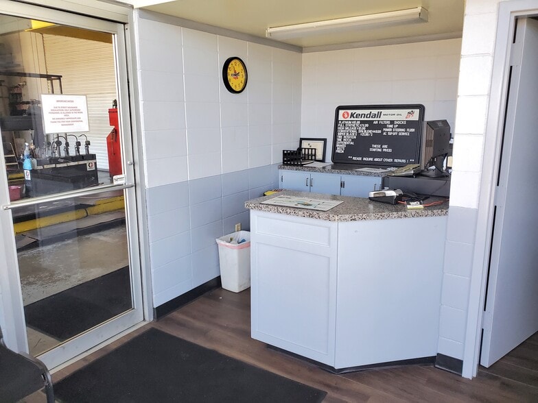 More Photos Of 24173 US Highway 80 E, Statesboro Auto Repair For Sale