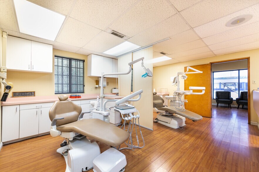 More Photos Of 13175 Paramount Blvd, South Gate Office For Sale