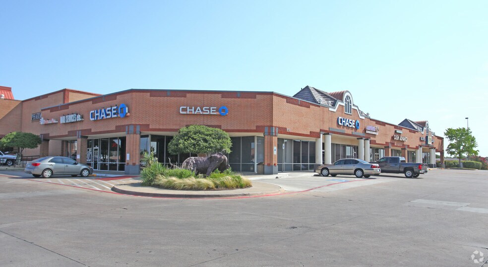 More Photos Of 9108-9124 Camp Bowie Blvd W, Fort Worth Unknown For Lease