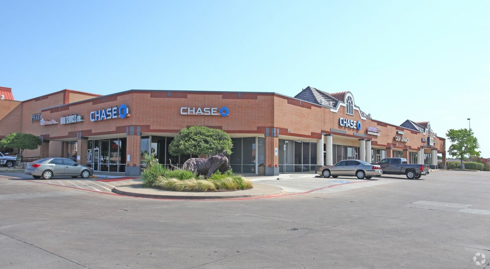 More Photos Of 9108-9124 Camp Bowie Blvd W, Fort Worth Unknown For Lease