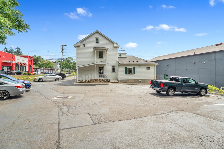 More Photos Of 710 E Main St, Meriden Freestanding For Sale