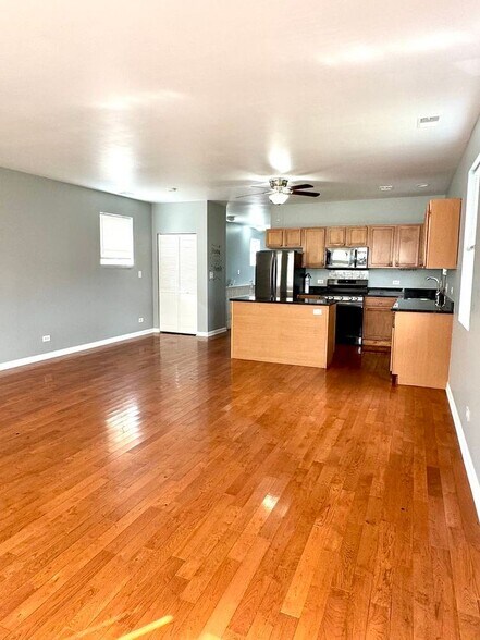 More Photos Of , Chicago Multifamily For Sale
