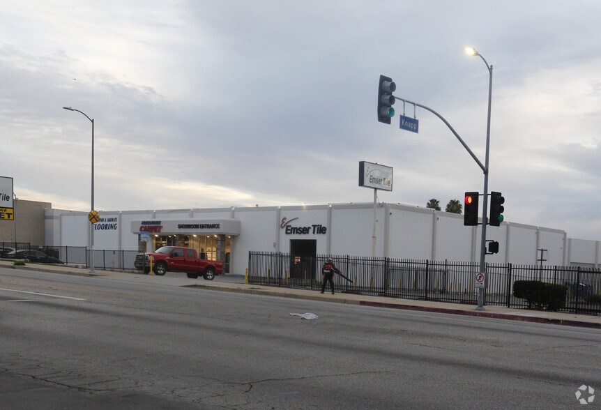 More Photos Of 9216 De Soto Ave, Chatsworth Warehouse For Lease