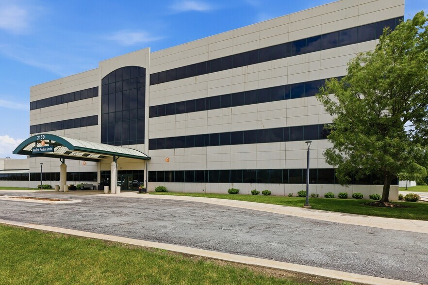 More Photos Of 2150 Gettler St, Dyer Medical For Lease