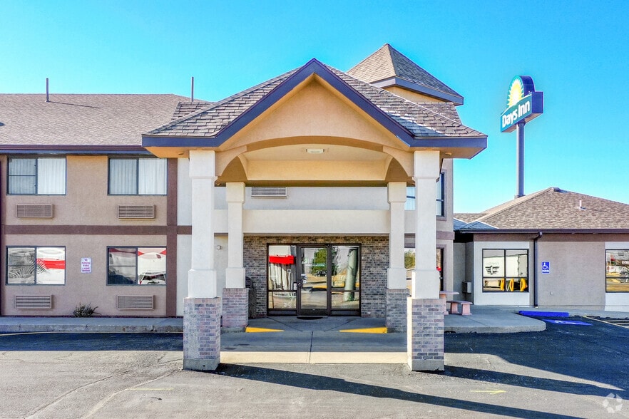 More Photos Of 3042 Silverberg Dr, Sidney Hotel For Sale