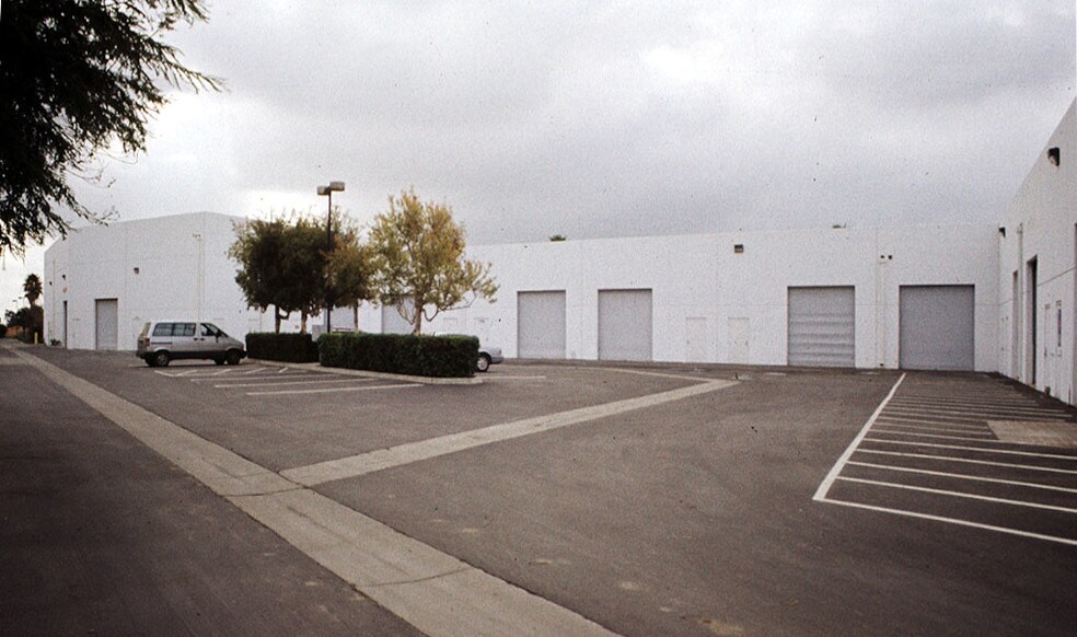 More Photos Of 2011 Auto Center Dr, Oxnard Research And Development For Lease
