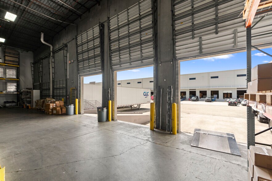 More Photos Of 8305 NW 27th St, Doral Distribution For Lease