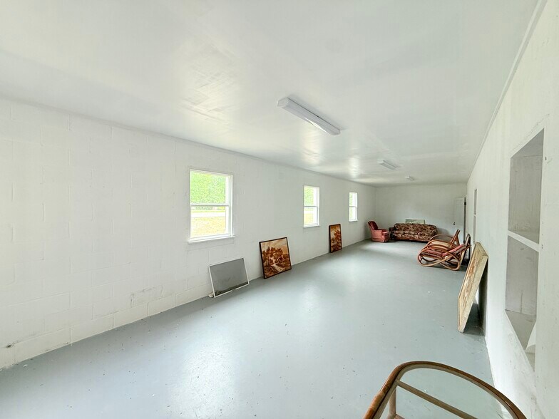 More Photos Of 7154 Richmond Hwy, Tappahannock Light Manufacturing For Sale