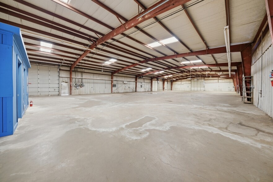 More Photos Of 9965 Highway 6, Navasota Auto Dealership For Sale