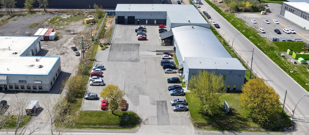More Photos Of 425 Boul Ford, Châteauguay Manufacturing For Sale