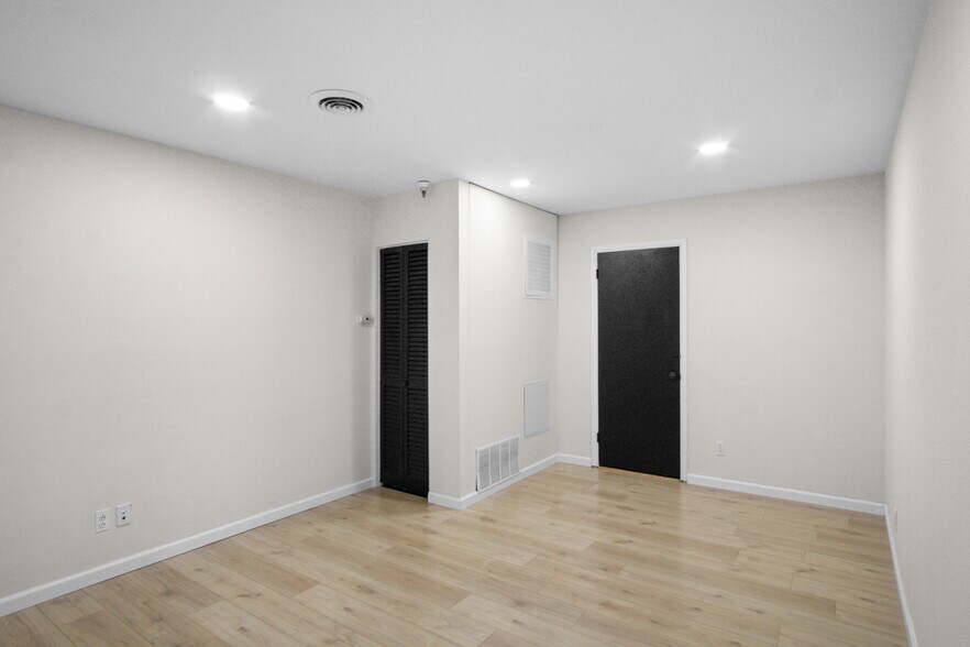More Photos Of 55 Old Turnpike Rd, Nanuet Office For Lease