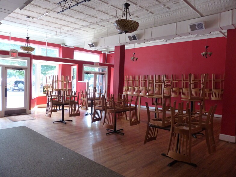 More Photos Of 19-25 W Johnson St, Staunton Storefront Retail Office For Sale