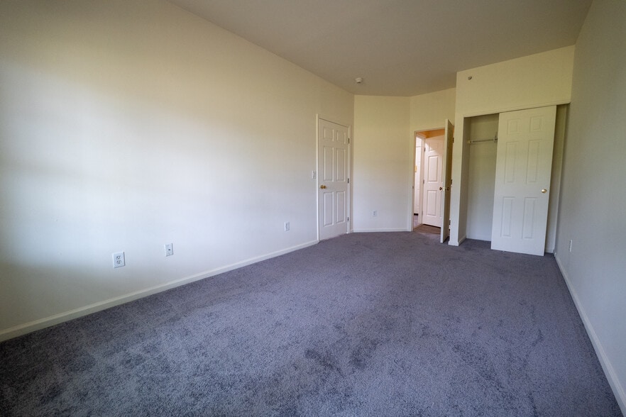 More Photos Of 144 John St, Lakewood Apartments For Sale