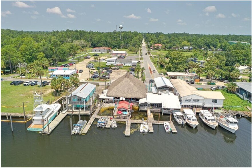 More Photos Of 69 Riverside Dr, Crawfordville Restaurant For Sale