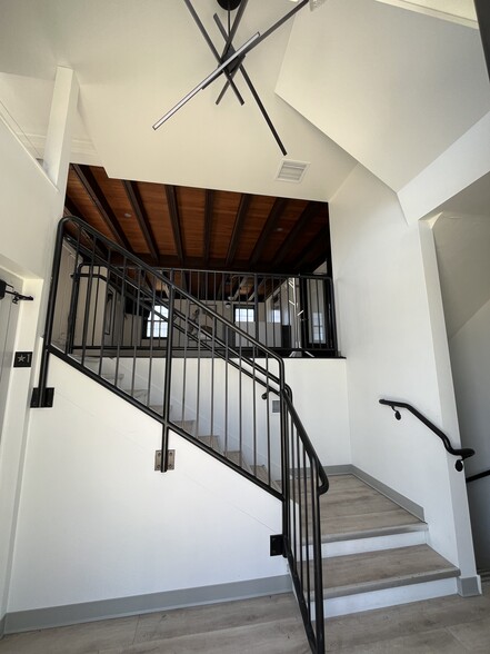 More Photos Of 4121 N Wilson Dr, Milwaukee Lodge Meeting Hall For Lease