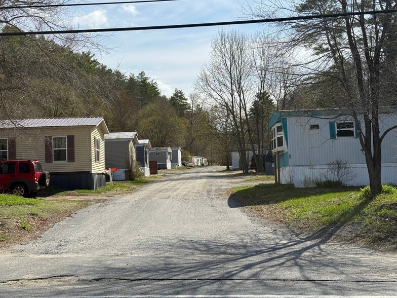 Primary Photo Of 384 Lake Ave, Lake Luzerne Manufactured Housing Mobile Home Park For Sale