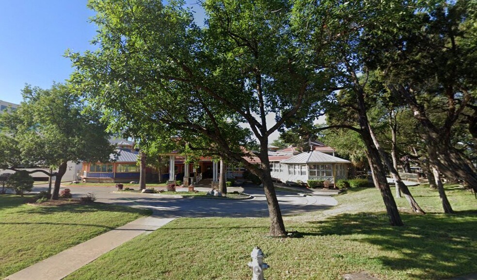 More Photos Of 9505-B Stonelake Blvd, Austin Restaurant For Lease