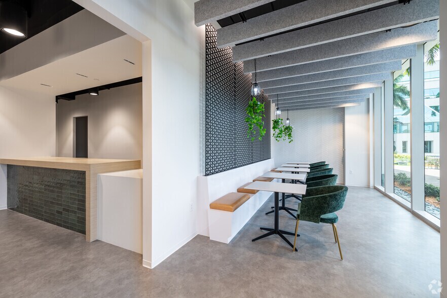 More Photos Of 500 W Cypress Creek Rd, Fort Lauderdale Office For Lease