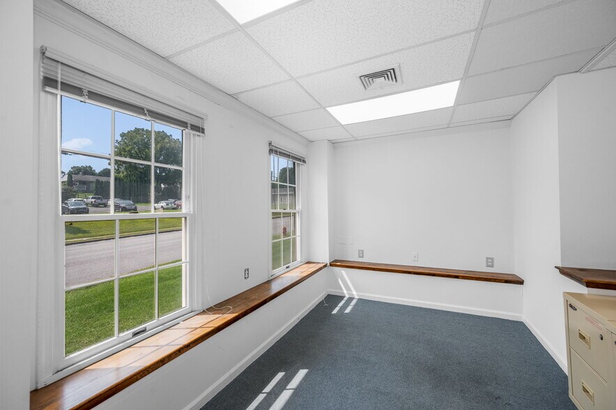 More Photos Of 3519 E Main St, Morgantown Office Residential For Lease