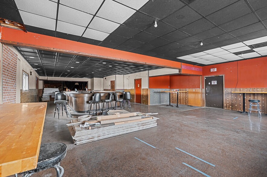 More Photos Of 1204 18th St, Two Rivers Bar For Sale