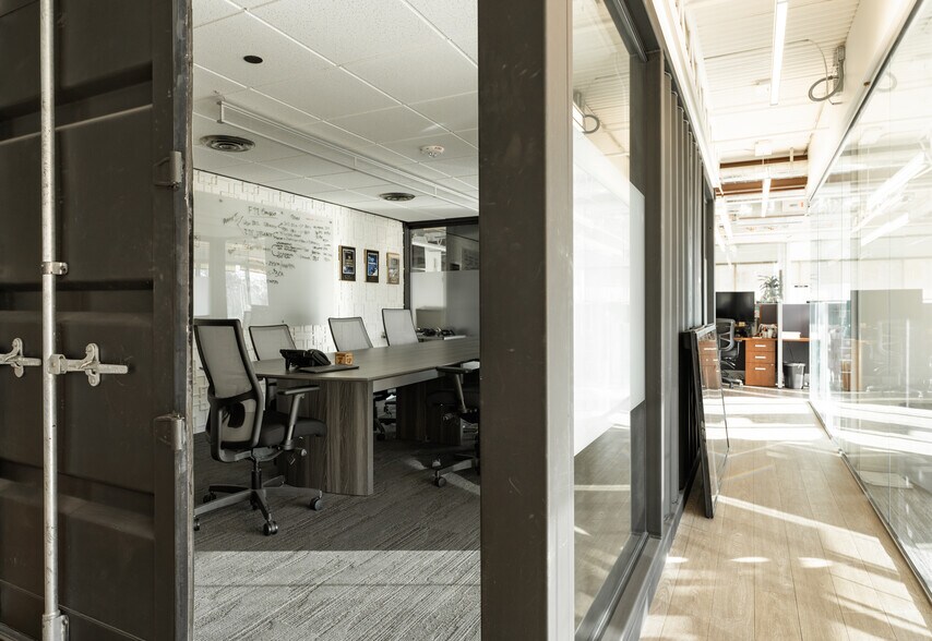 More Photos Of 130 Robin Hill Rd, Goleta Loft Creative Space For Lease