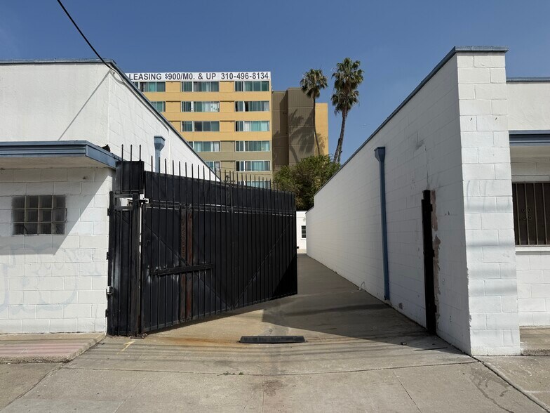 More Photos Of 1001-1005 Arbor Vitae, Los Angeles Warehouse For Lease
